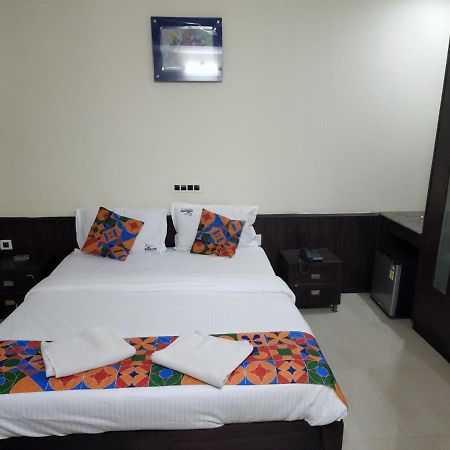 Westernsuites Hotel / Spa Bangalore Exteriör bild