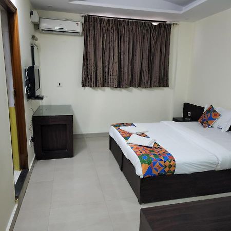 Westernsuites Hotel / Spa Bangalore Exteriör bild