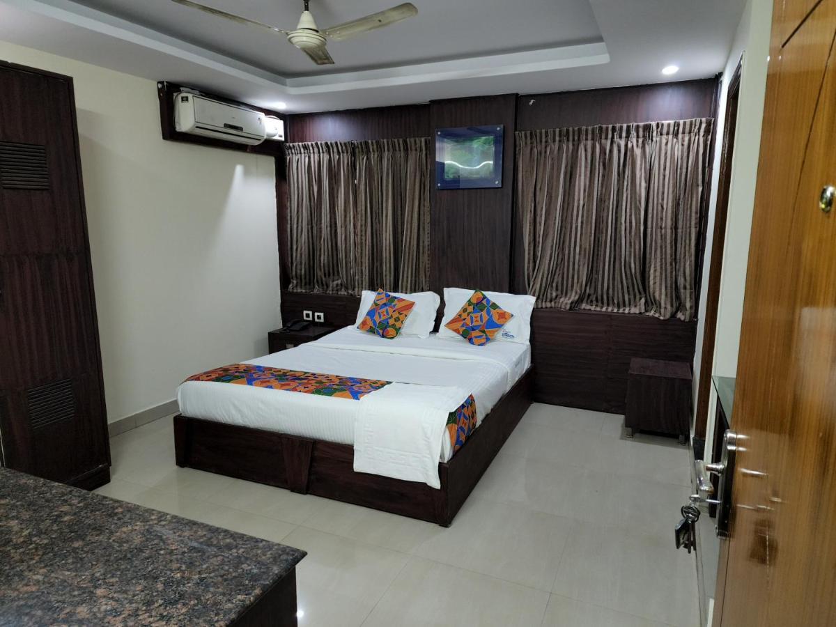 Westernsuites Hotel / Spa Bangalore Exteriör bild