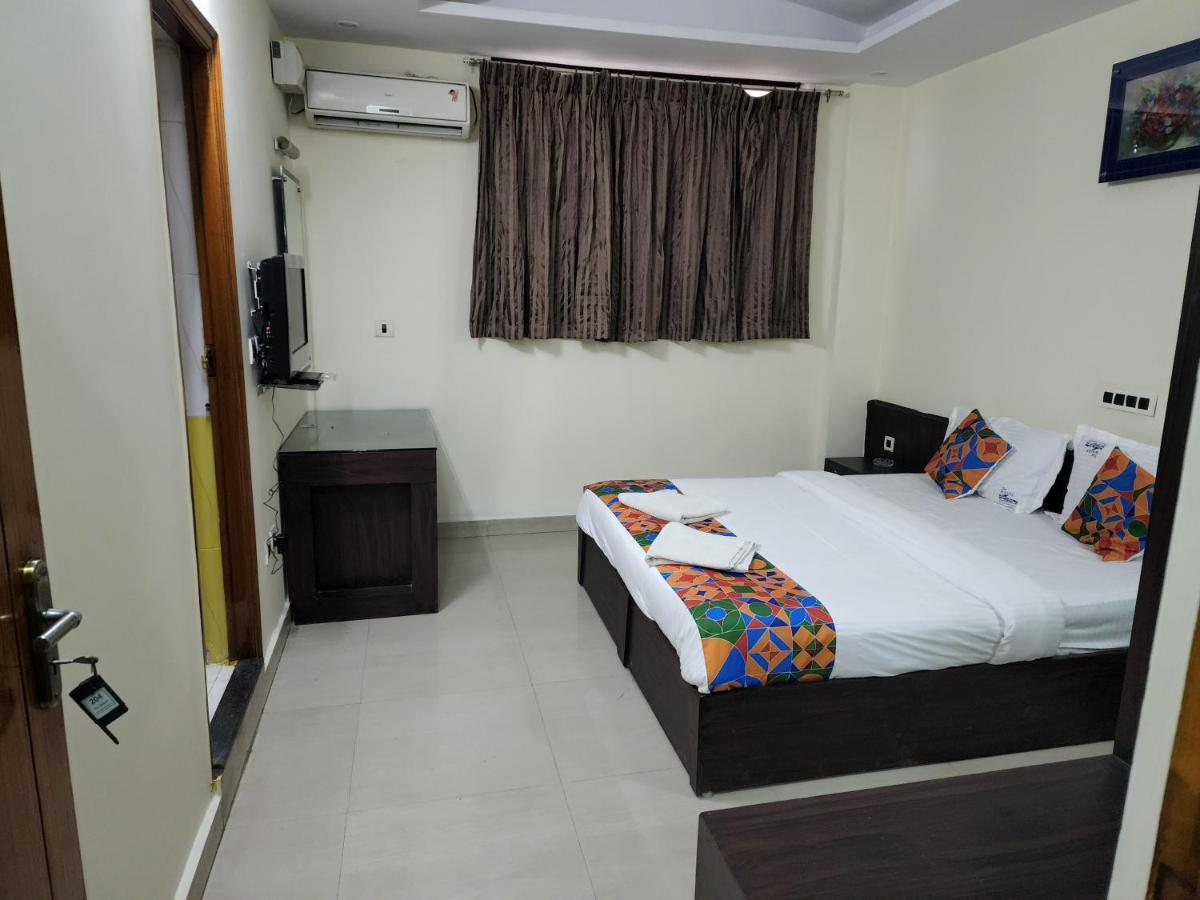 Westernsuites Hotel / Spa Bangalore Exteriör bild