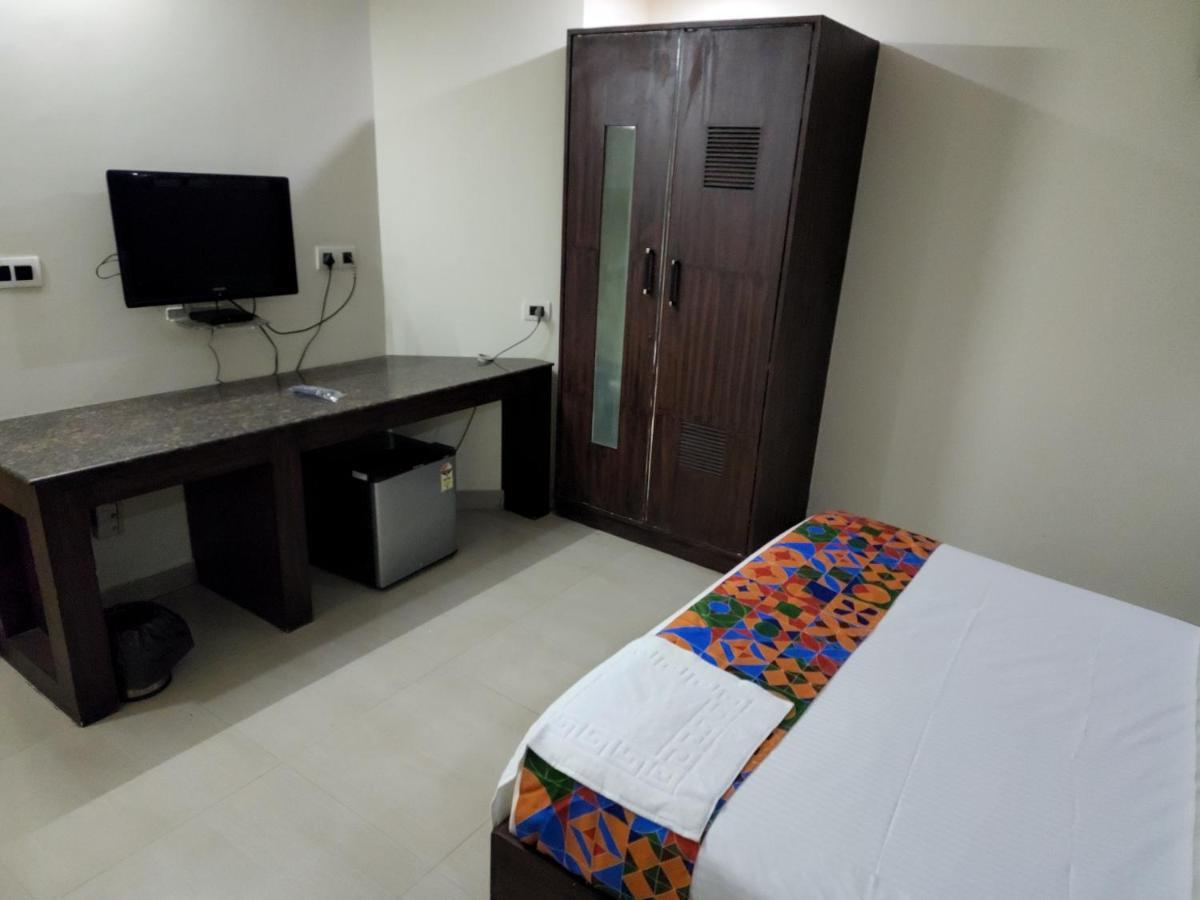 Westernsuites Hotel / Spa Bangalore Exteriör bild